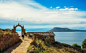 Tour día completo Islas flotantes de los Uros y Taquile – Puno (Desayuno y Almuerzo)